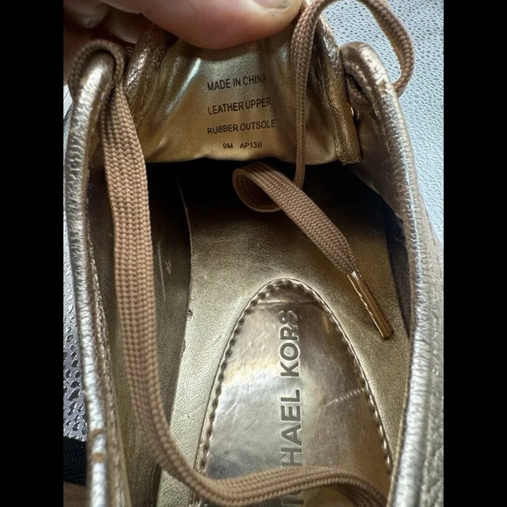 RARE 🚀 MICHAEL KORS‎ ROSE GOLD STUDDED SHINY SNEAKERS Size 9
